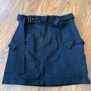 Pacsun black cargo mini skirt like new size 25